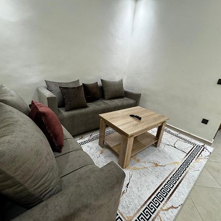Appartement Spacieux Et Calme A Proximite De La Mer Et La Gare Agdal Rabat Exterior foto
