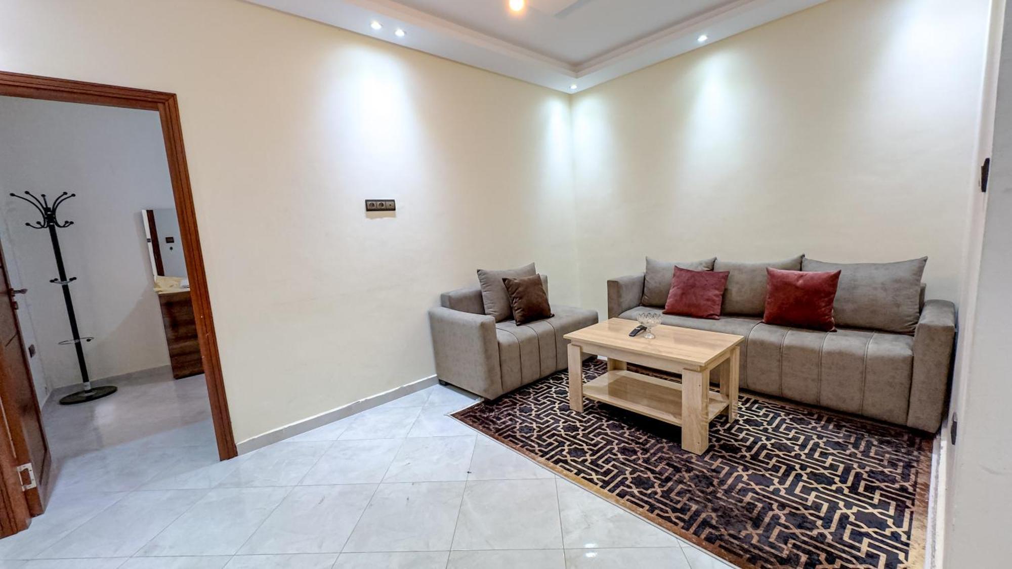 Appartement Spacieux Et Calme A Proximite De La Mer Et La Gare Agdal Rabat Exterior foto