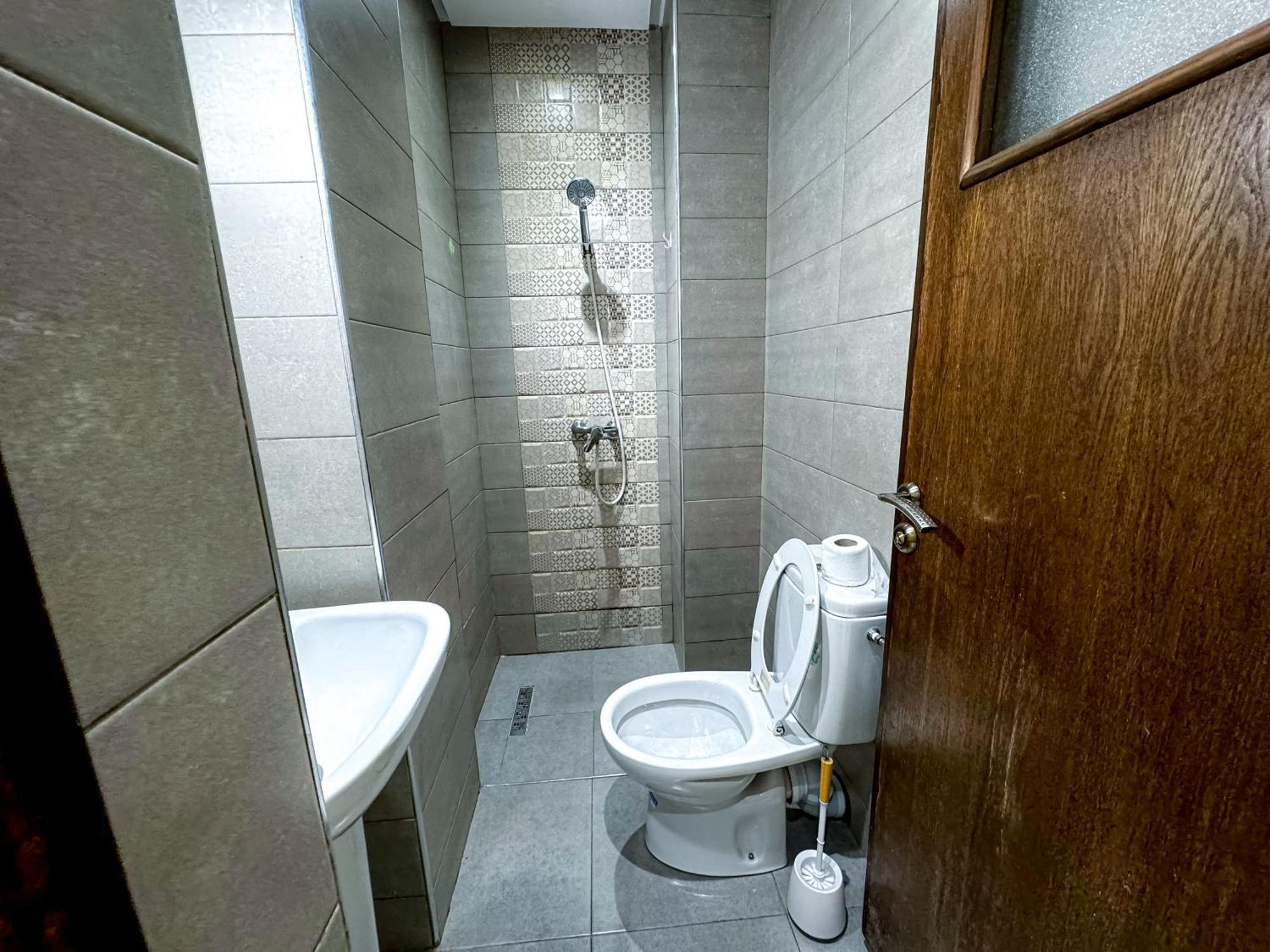 Appartement Spacieux Et Calme A Proximite De La Mer Et La Gare Agdal Rabat Exterior foto
