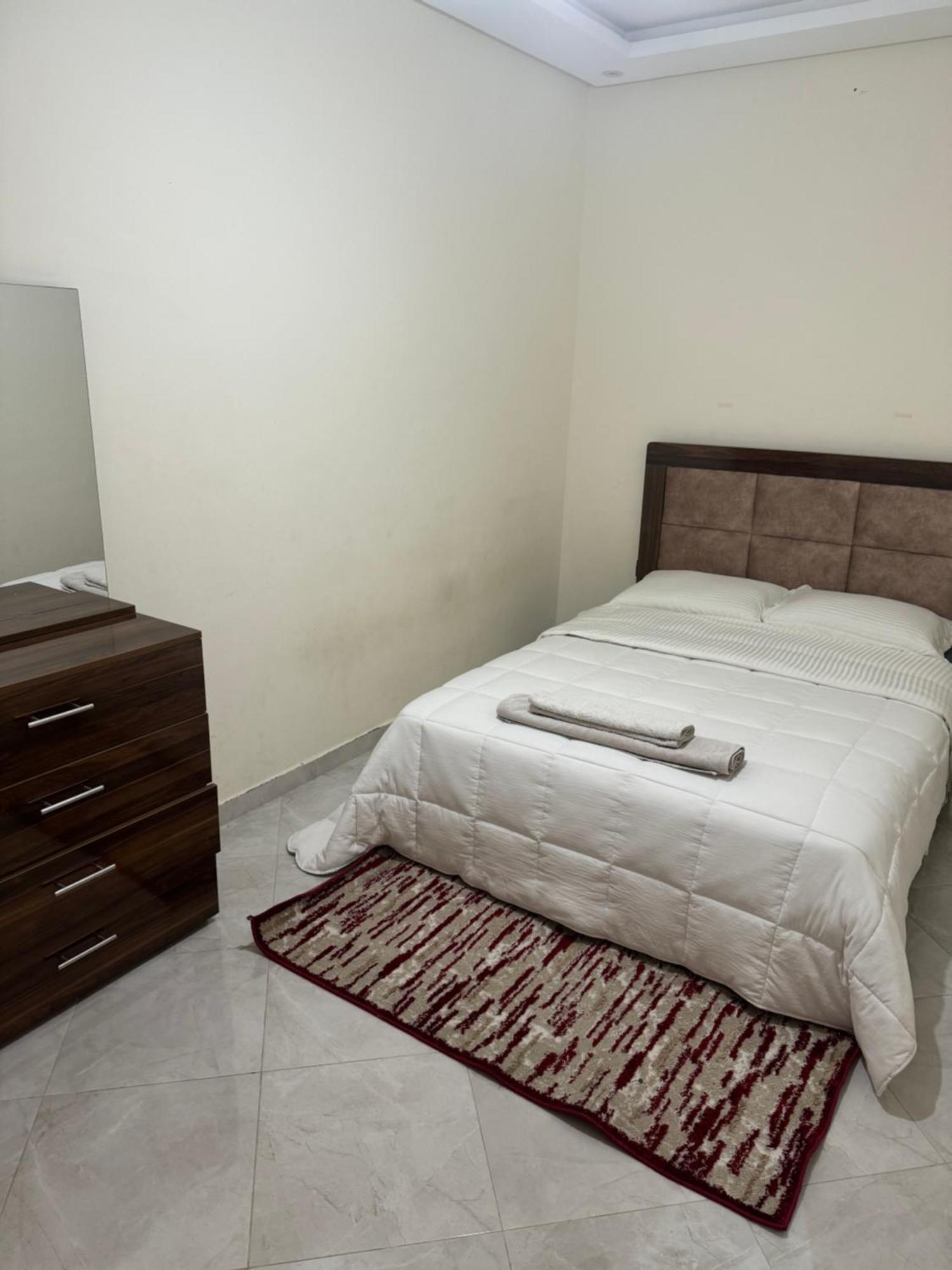 Appartement Spacieux Et Calme A Proximite De La Mer Et La Gare Agdal Rabat Exterior foto